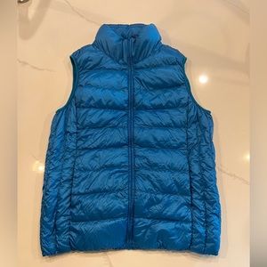 Uniqlo ultra light down  blue puffy vest